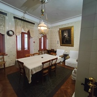 Дом-музей Антона Павловича Чехова «Белая дача». Гостиная второго этажа, которая часто превращалась в столовую, когда приезжало много гостей.