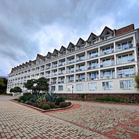 Территория санатория "Днепр" (бывшего дворцово-паркового ансамбля Харакс). Корпус №5.