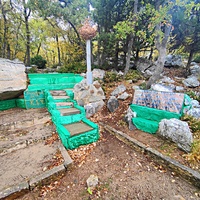 Признание в любви на глыбе Гаспринского камня южнее окончания Царской (солнечной тропы).