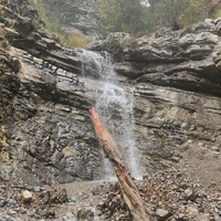 Пешеходный экологический маршрут "Боткинская тропа" на территории Ялтинского горно-лесного заповедника. Водопад "Надежда" на речке Шапка-Узень.