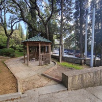 Парк Мурад-Авур  (проект Н. П. Краснова 1913–1916 гг.) - бывшая усадьба ген.-майора Н. Н. Комстадиуса.  На месте леса между оставшимися деревьями посадили 300 пирамидальных кипарисов и 50 саженцев других пород. До 2011г. - террит. санатория «Марат».