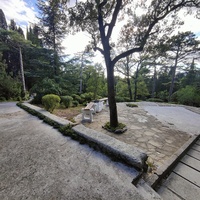 Парк Мурад-Авур  (проект Н. П. Краснова 1913–1916 гг.) - бывшая усадьба ген.-майора Н. Н. Комстадиуса.  На месте леса между оставшимися деревьями посадили 300 пирамидальных кипарисов и 50 саженцев других пород. До 2011г. - террит. санатория «Марат».