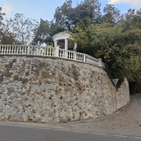 Ротонда на Севастопольском шоссе в районе авт. ост. "Городская больница" и отворота в посёлок.