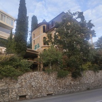 На территории посёлка.