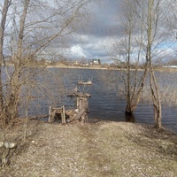 У д. Покровское - Весна на озере