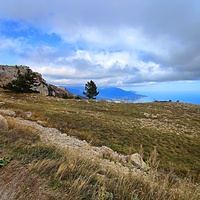 На плато Ай-Петри. Вдоль дороги от горы Ай-Петри к посёлку Охотничье.