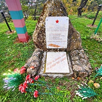 Памятник в селе Верхняя Кутузовка на месте боя  3-4 ноября 1941 г. бойцов 314-го отдельного батальона связи пограничных войск НКВД с фашистами.