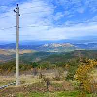 Горный массив Караби-яйла вдоль дороги от Солнечногорского к Генеральскому.