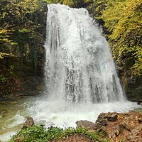 Водопад Джур-Джур на реке Улу-узень в гос. природном гидрологическом заказнике регионального значения «Хапхальский». Самый мощный каскад.