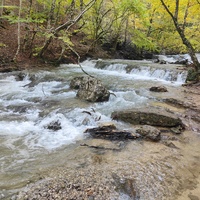 Серия из верхних каскадов водопада Джур-Джур на реке Улу-узень по территории гос. природного гидрологического заказника регионального значения «Хапхальский».