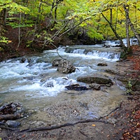 Серия из верхних каскадов водопада Джур-Джур на реке Улу-узень по территории гос. природного гидрологического заказника регионального значения «Хапхальский».