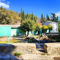 Бельевой склад и Дом Начальника СОСЛ МЭИ "Алушта".