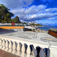 Ресторан морепродуктов "Мидийное Место" на Набережной улице.