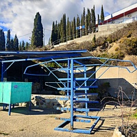 На территории СОСЛ МЭИ "Алушта". "Косой" домик.