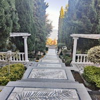 Парк «Айвазовское» — ландшафтный парк на берегу Чёрного моря. Расположен у подножия Медведь-горы в посёлке. Лестница Раевского (лестница искусств).