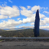 Горы, видные с окраин Алушты. В центре - Чатыр-Даг.
