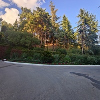 Парк «Айвазовское» — ландшафтный парк на берегу Чёрного моря. Расположен у подножия Медведь-горы в посёлке.