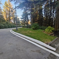 Парк «Айвазовское» — ландшафтный парк на берегу Чёрного моря. Расположен у подножия Медведь-горы в посёлке.