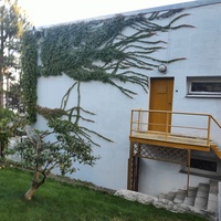 Парк «Айвазовское» — ландшафтный парк на берегу Чёрного моря. Расположен у подножия Медведь-горы в посёлке.