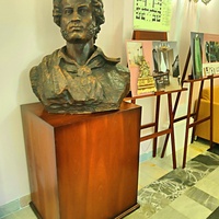 Бюст Пушкина в одноимённом музее на территории санатория «Пушкино». Автор — скульптор А. А. Емельянцев.