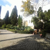 Парк на территории санатория «Пушкино» — памятник садово-парковой архитектуры начала XIX века.