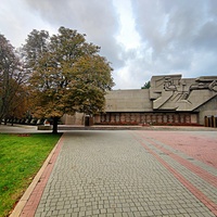 Мемориал обороны города 1941-1942гг. на площади Нахимова.
