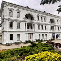 Гостиница Киста — бывший отель в историческом центре города у Графской пристани (ныне пл. Нахимова, 2; здание принадлежит Техническому управлению Черноморского флота РФ. Своим названием обязана первому владельцу гостиницы голландцу Фердинанду Кисту.
