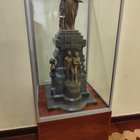 Ядра осадной турецкой пушки 1475г. Малоазийский гранит.