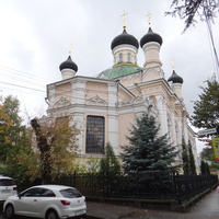 Храм Трех Святителей Великих  на ул. Гоголя, 16.