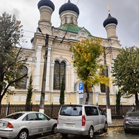 Храм Трех Святителей Великих  на ул. Гоголя, 16.