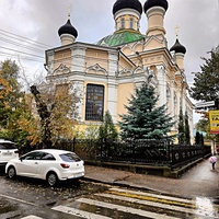 Храм Трех Святителей Великих  на ул. Гоголя, 16.
