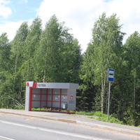 Автобусная остановка в посёлке на трассе Березники - Пермь.