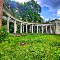 Усадьба Пехра-Яковлевское, одна из колоннад, соединяющая главный дом с западным флигелем.
