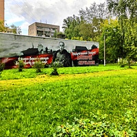 Сквер памяти ветеранов на улице Карбышева (микрорайон Южный). Сквер разбит в память о ветеранах ВОВ и локальных конфликтов. Мурал "Несломленный генерал Дмитрий Карбышев".