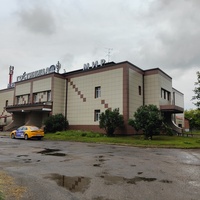 Гостиница "Мир" на ул. Карбышева.