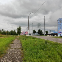 Стела Военной академии РВСН имени Петра Великого на Леоновском шоссе.
