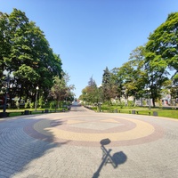 Сквер на проспекте Ленина.