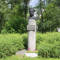 Памятник матросу Павлу Хохрякову.