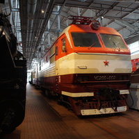 Скоростной пассажирский электровоз ЧС200-002