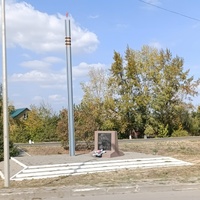 Обновлённый мемориал воинам Великой Отечественной войны на трассе.