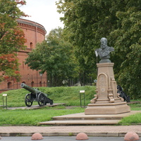 Памятник князю Михаилу Николаевичу Романову