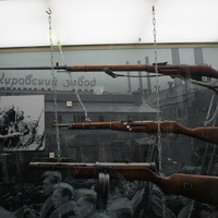 Советская винтовка Мосина образца 1891/1930 годов (знаменитая трехлинейка) со штатным игольчатым штыком, карабин системы Мосина образца 1938 года, Suomi KP/-31