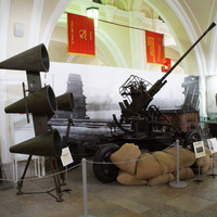 Зенитное орудие и звукоулавливатель ЗП-2