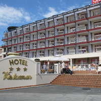 Отель *** на берегу