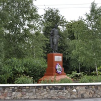 Пам"ятник М. Островському