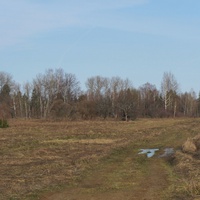 место, где когда-то была д. Гнездилово, дорога из д.Ахматово в г.Данилов через карьер, весна 2011 год