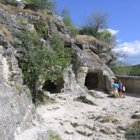 Чуфут-Кале. Пещеры.