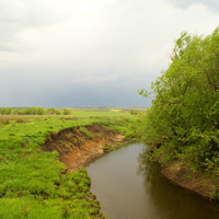 река Сарбай на окраине Красной Горки