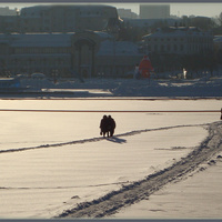 через залив