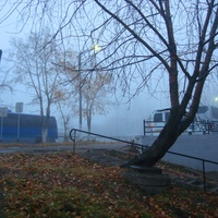 Автовокзал. Туманное утро.